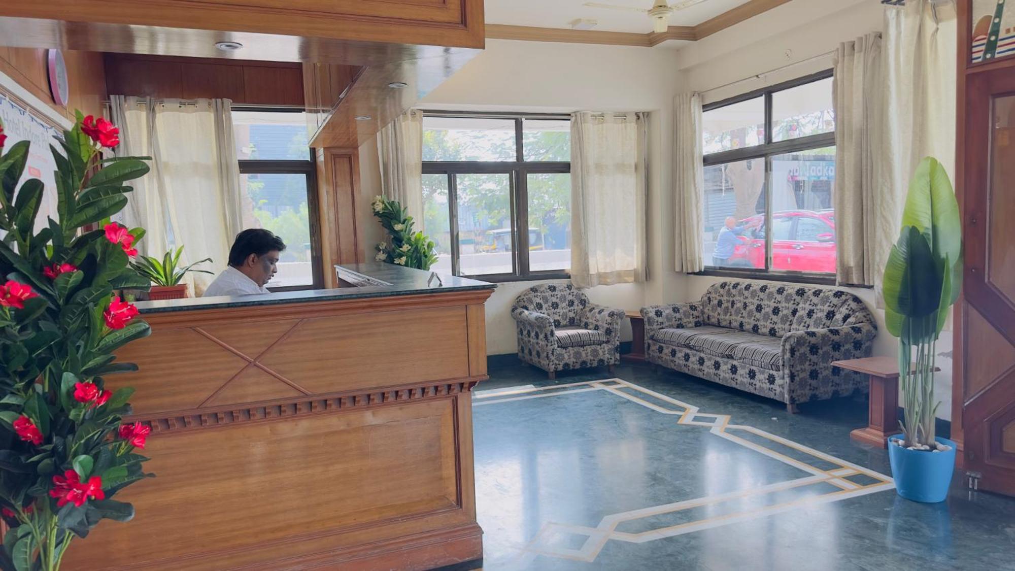 Hotel Indore Palace - Feel At Home Shirdi Εξωτερικό φωτογραφία
