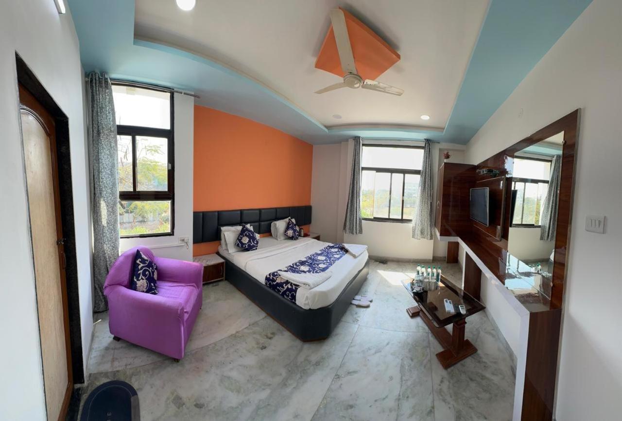 Hotel Indore Palace - Feel At Home Shirdi Εξωτερικό φωτογραφία
