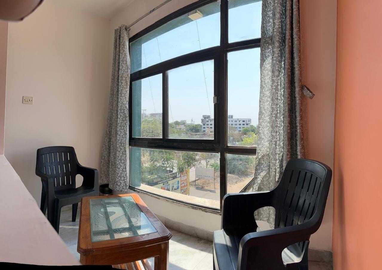 Hotel Indore Palace - Feel At Home Shirdi Εξωτερικό φωτογραφία